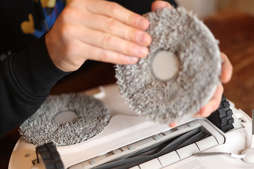 Der flauschige Wischmopp des Dreame L10s Ultra ist in der Nahaufnahme zu sehen.